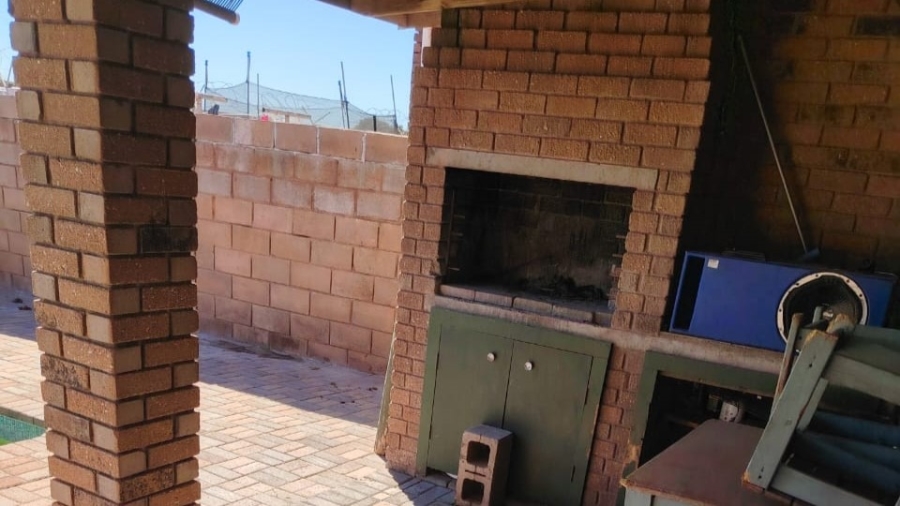 3 Bedroom Property for Sale in Vredenburg Western Cape